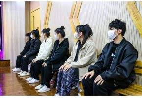 日老女人比、"北音附中高三表演专业阶段性考试"